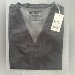 Figs Casma Scrub Top: Women’s Medium Grey WITH TAGS!
Smoke free home
3 pockets